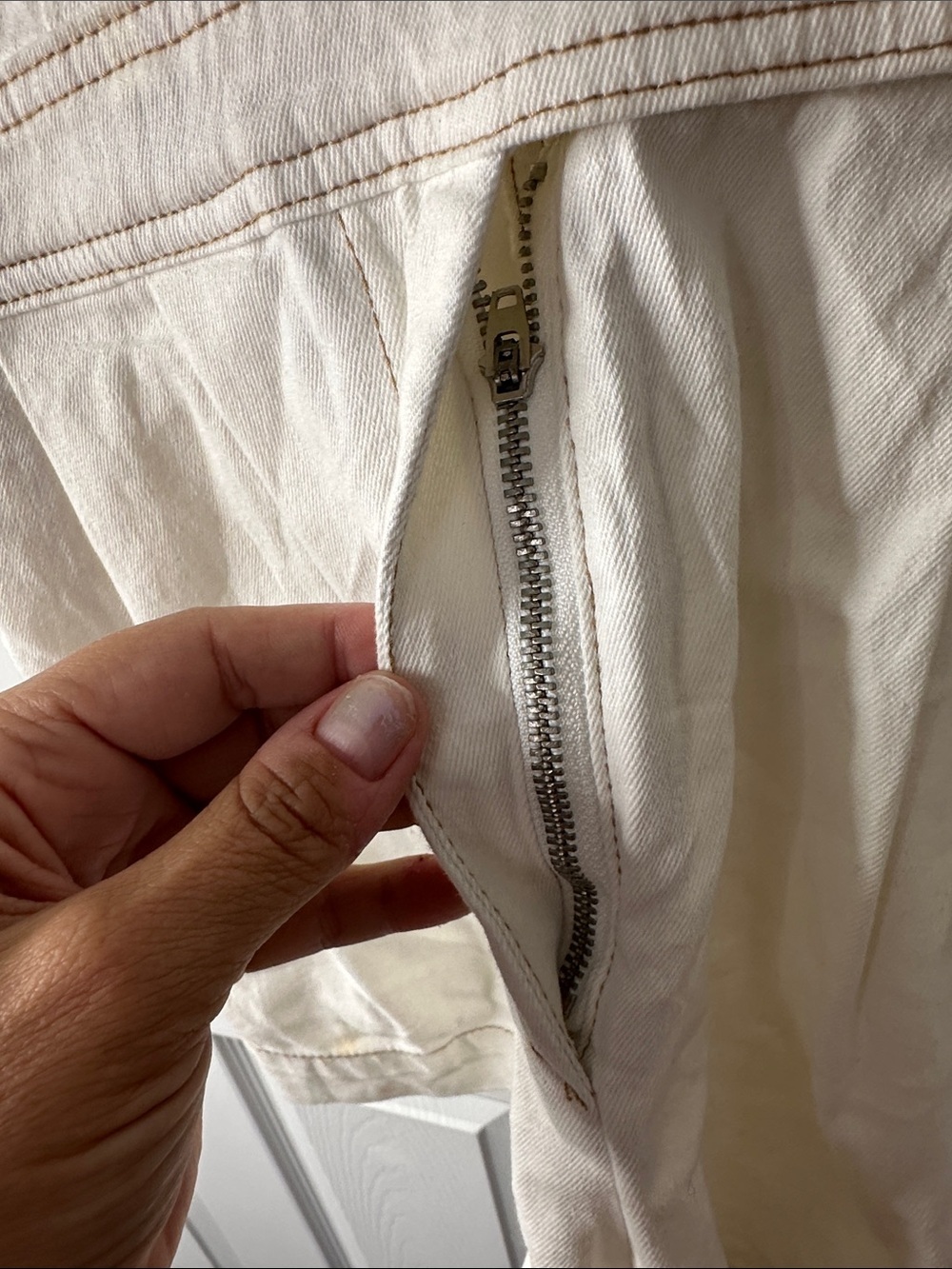 day + mood Cream Short Sleeve Romper with Contrast Stitching - Picture 6 of 8
